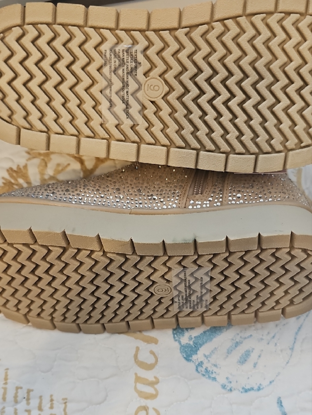 Wild Fable Crystal-Embellished Faux-Shearling Ankle Boots - Taupe NWT SZ 9 - Picture 4 of 4